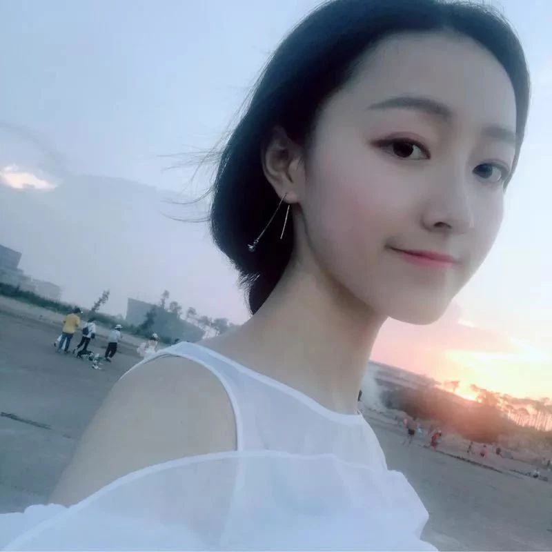 【财经汇画】首份5G套餐曝光,每月200G流量、1000分钟语音和100条短信,你想办理吗?