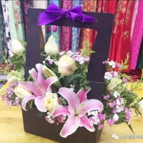 情感测试:哪一个花篮最漂亮?测你放下什么,生活才会有喜事