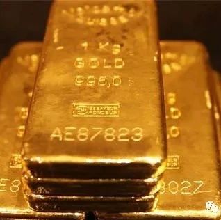 奇番【财经】支柱产业崩塌,原来南非的黄金产量已经这么少了