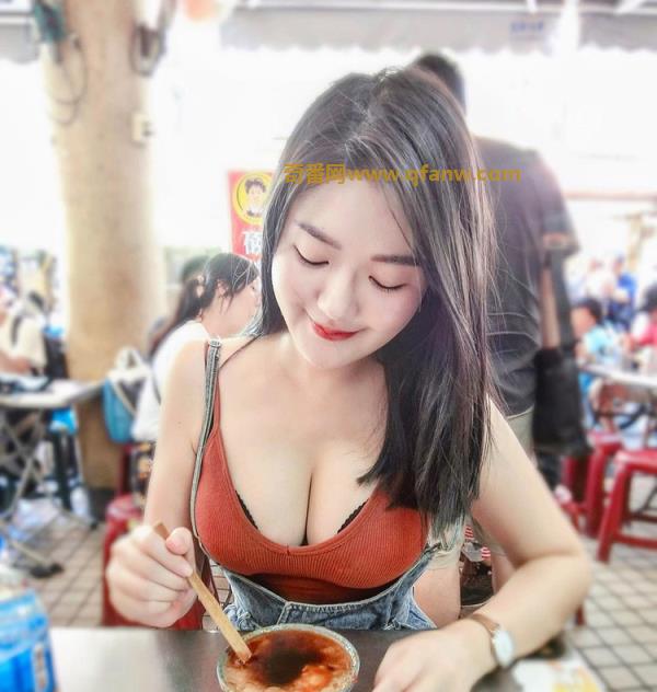 Judy邱比特写真图片，穿什么都变爆乳效果