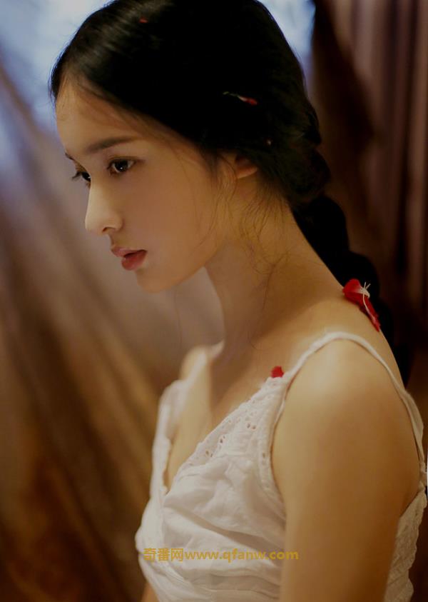 清纯美女：夜莺