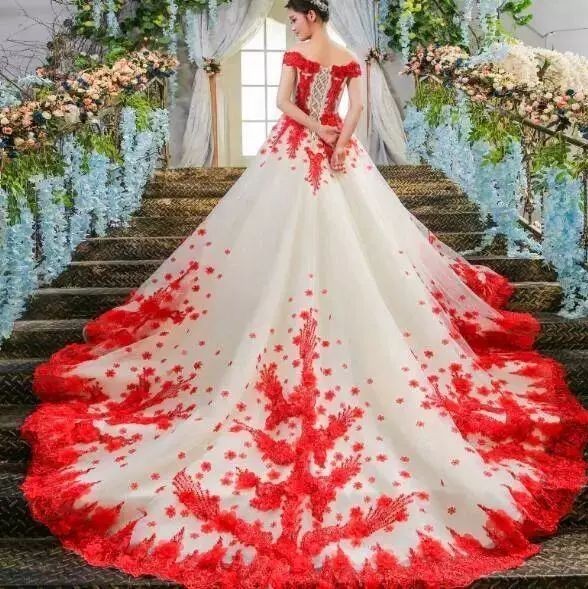 情感测试:选一款新娘婚纱,测你颜值巅峰在什么时候?