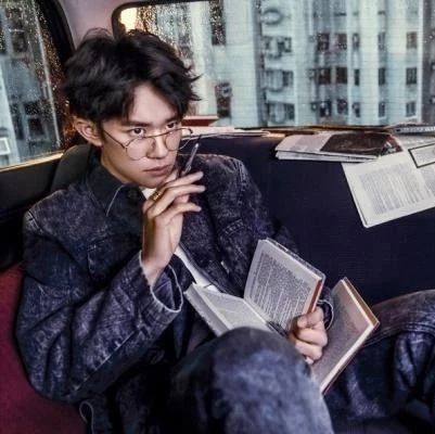 奇番娱乐八卦:肖战,易烊千玺,张新成,吴宣仪,黄明昊,钟汉良