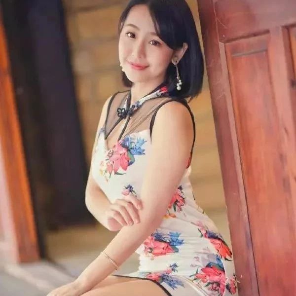 搞笑段子:小伙子,我看你骨骼精奇