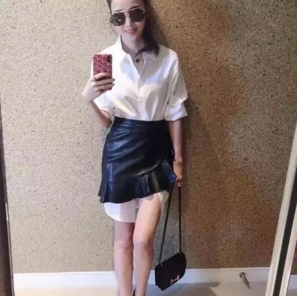 娱乐八卦|侯佩岑晒近照,全身奢侈品,大长腿出镜超性感