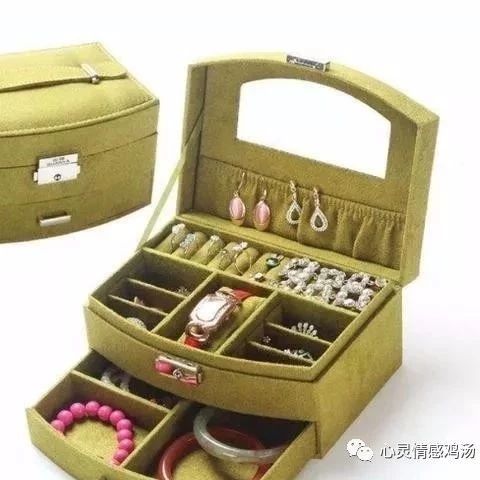 情感测试:哪一款化妆盒最精美?测试你是一个旺夫的女人吗!