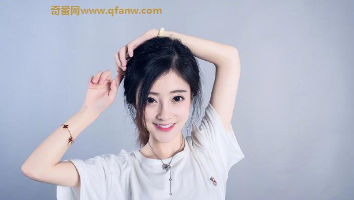 斗鱼冯提莫代言杜蕾斯，直播时粉丝尴尬提问，被冯霸气回应！