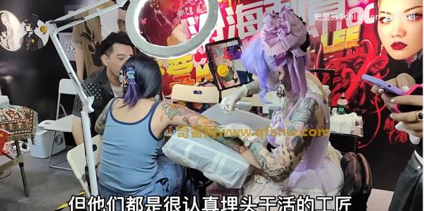 【艺术盛宴】河北国际纹身展，领略纹身艺术魅力 花背美女纹身秀
