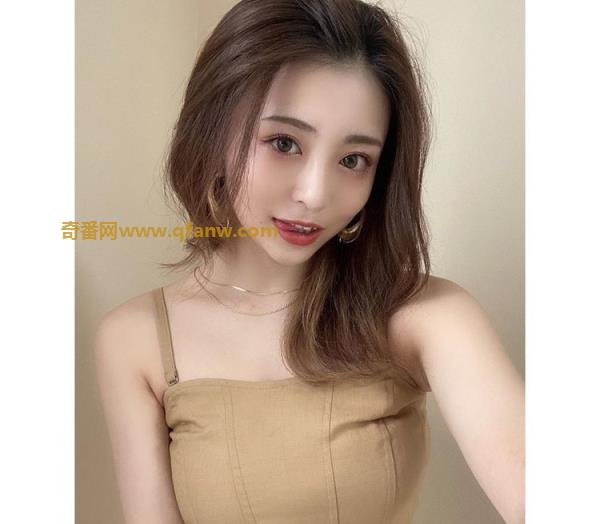 日本萌妹子ももせ挺出诱人曲线，上衣下的乳量实在太极品