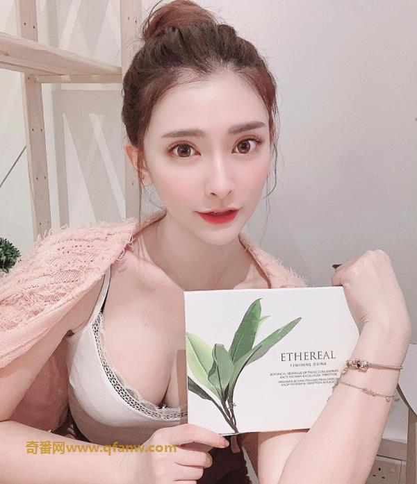 大眼美女邢益燕Aikyen销魂事业线写真让人想忽视都难