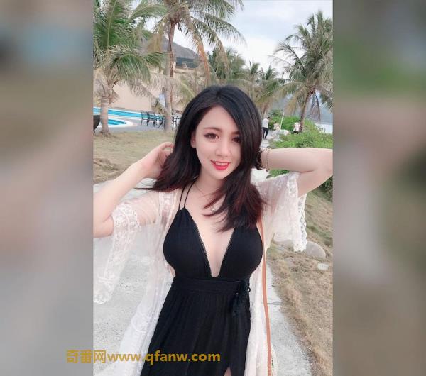 奇番甜美车模@Gogo狗狗泡温泉写真照，曲线性感诱人