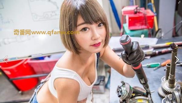 有点脏脏的小背心看起来真是性感  最美拆车工Doreen Iin